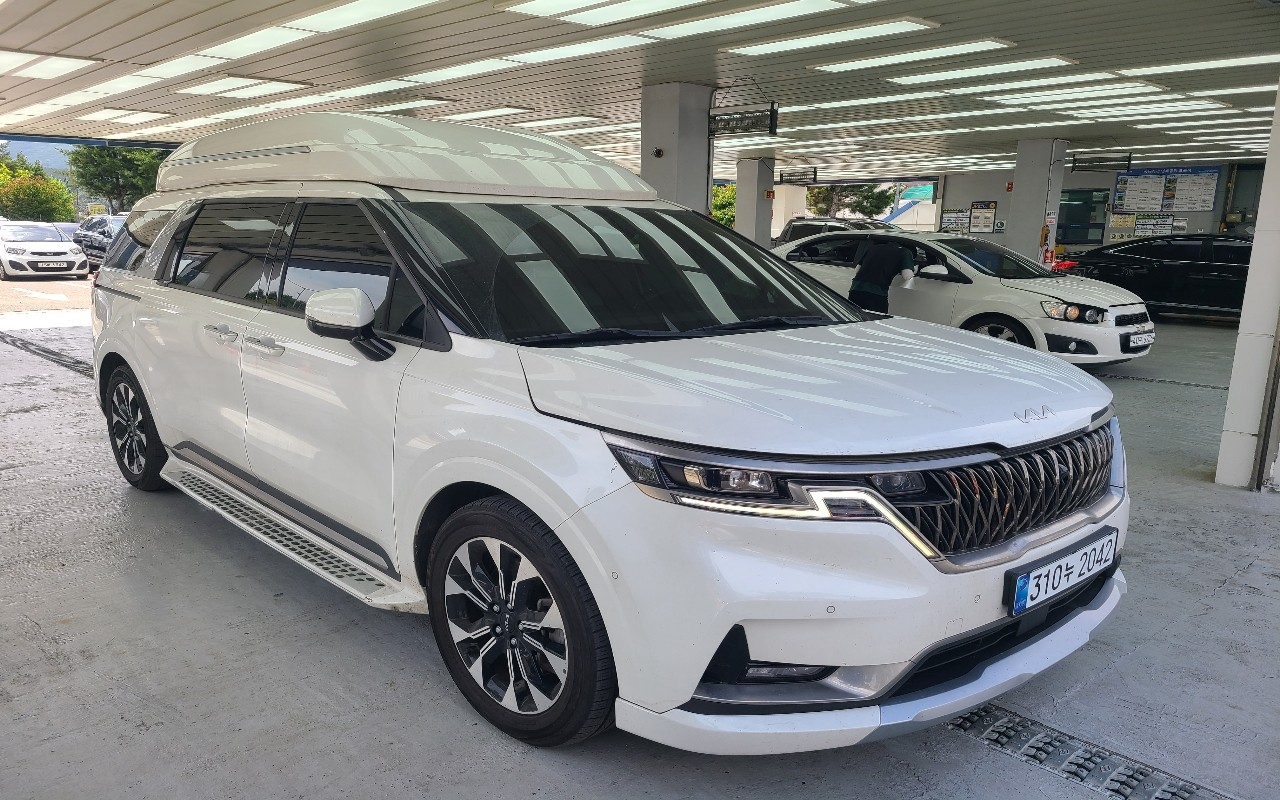 2023 - kia carnival