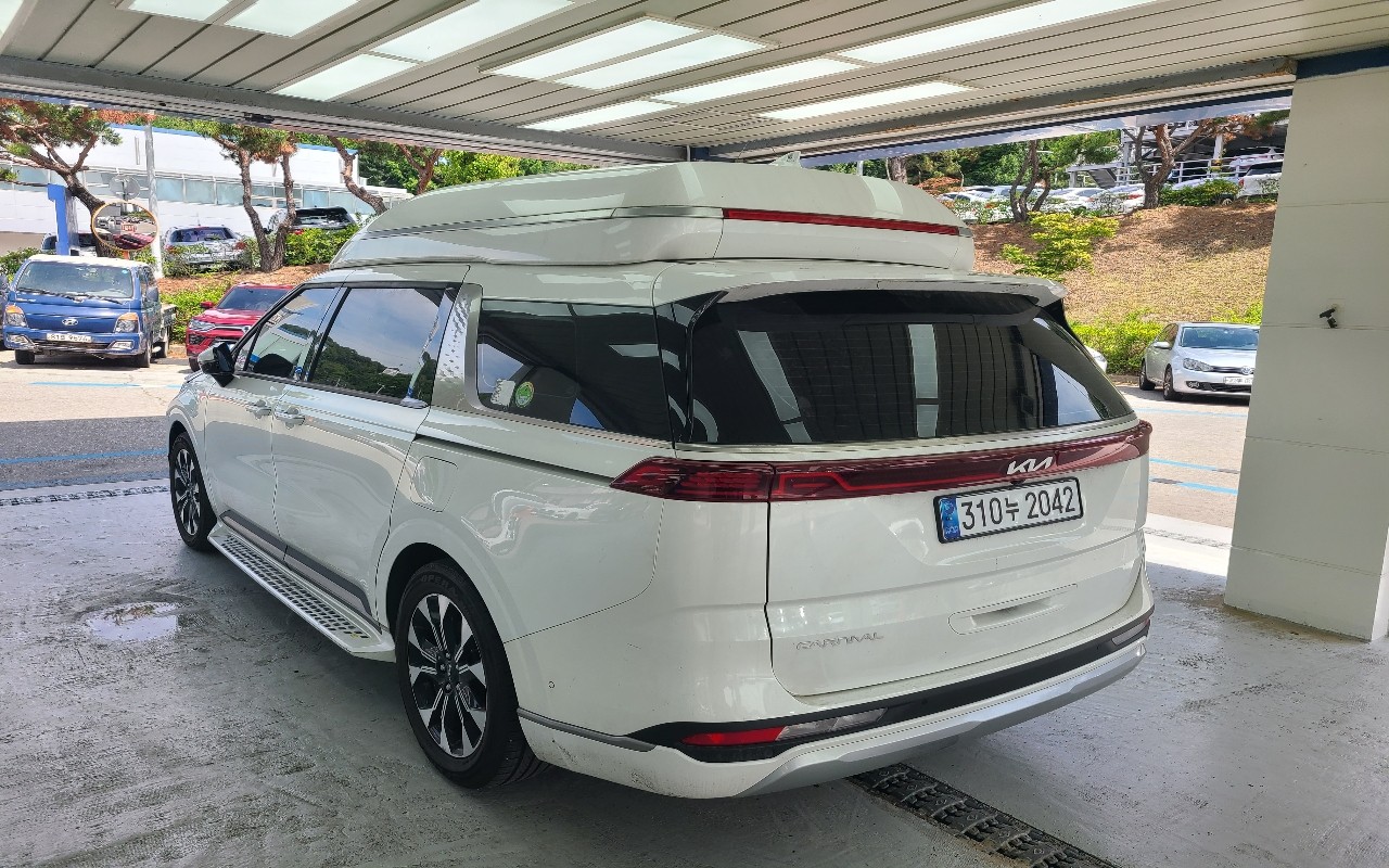 2023 - kia carnival