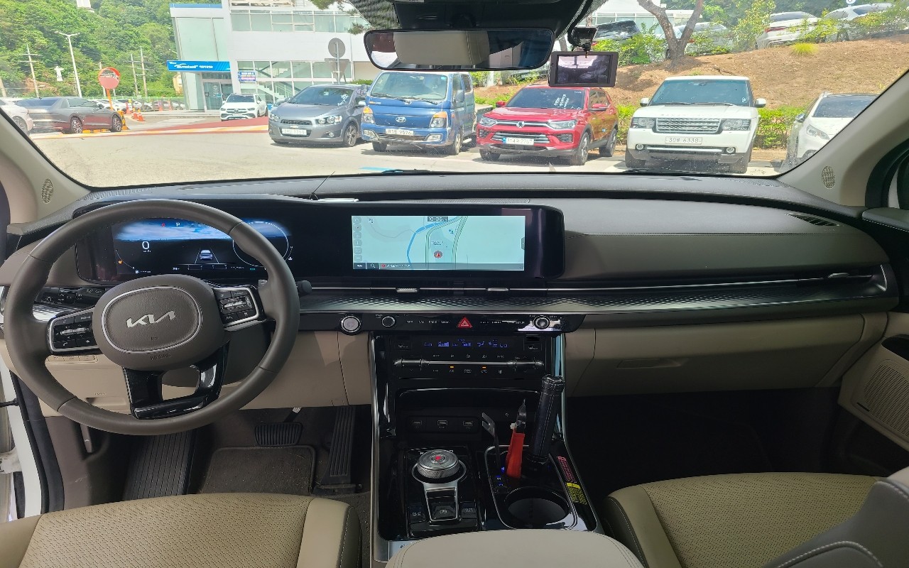 2023 - kia carnival