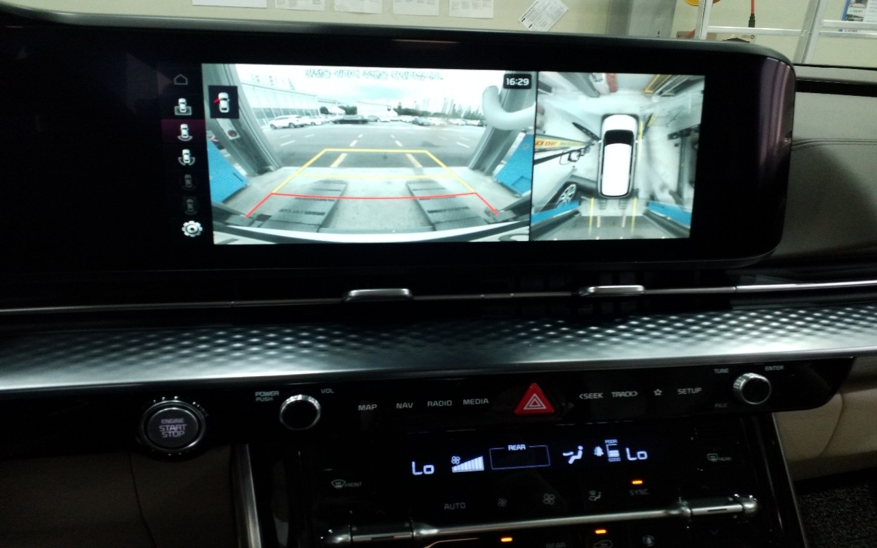 2023 - kia carnival
