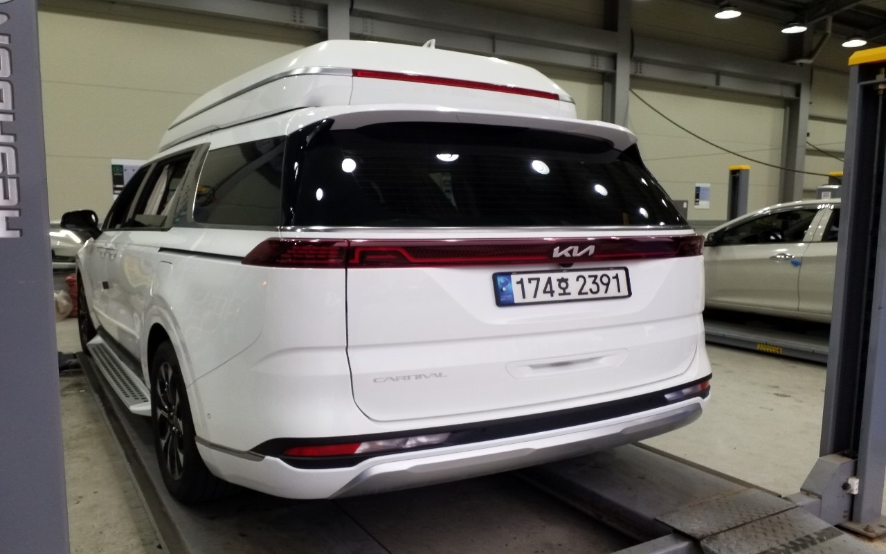 2023 - kia carnival