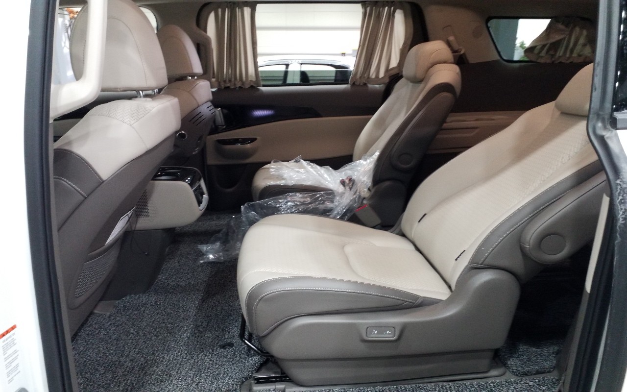 2023 - kia carnival