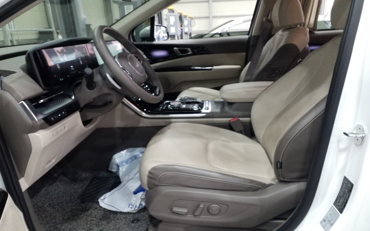 2023 - kia carnival