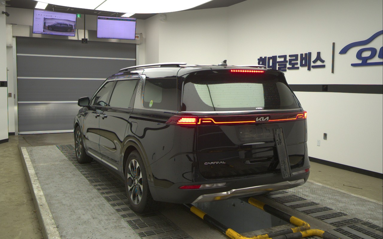 2023 - kia carnival