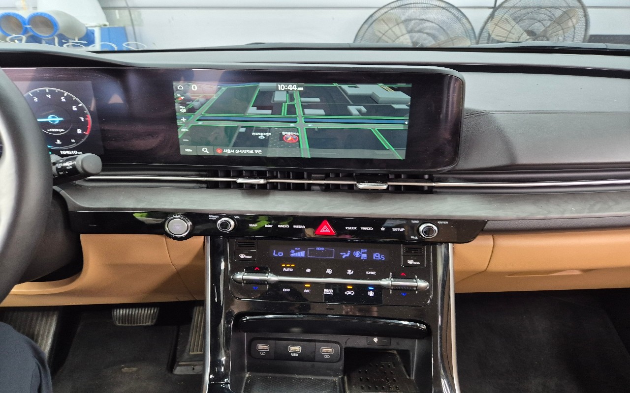 2023 - kia carnival