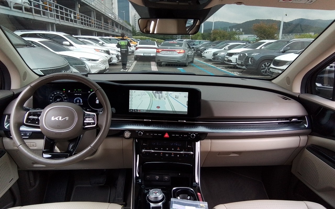 2023 - kia carnival