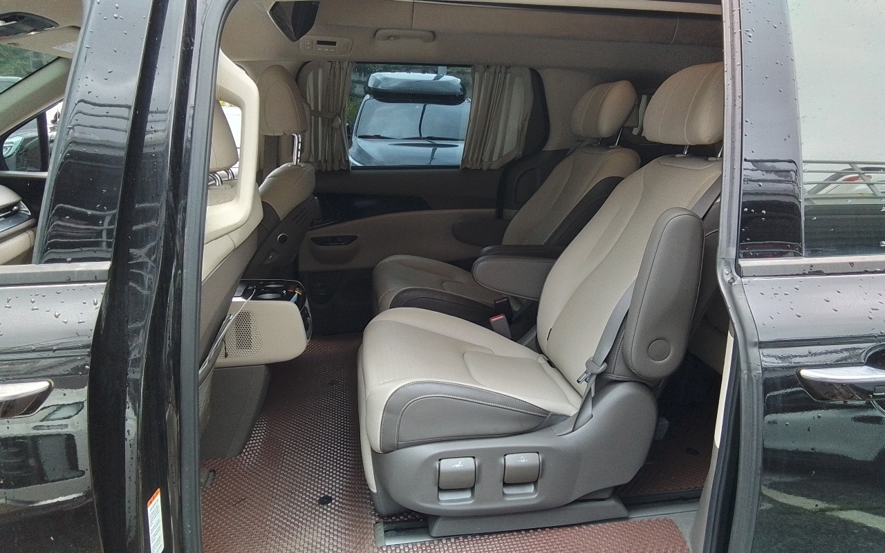2023 - kia carnival