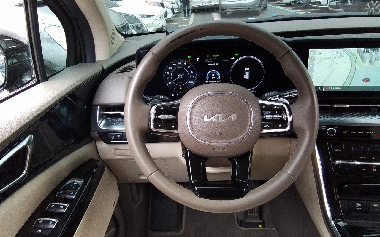 2023 - kia carnival