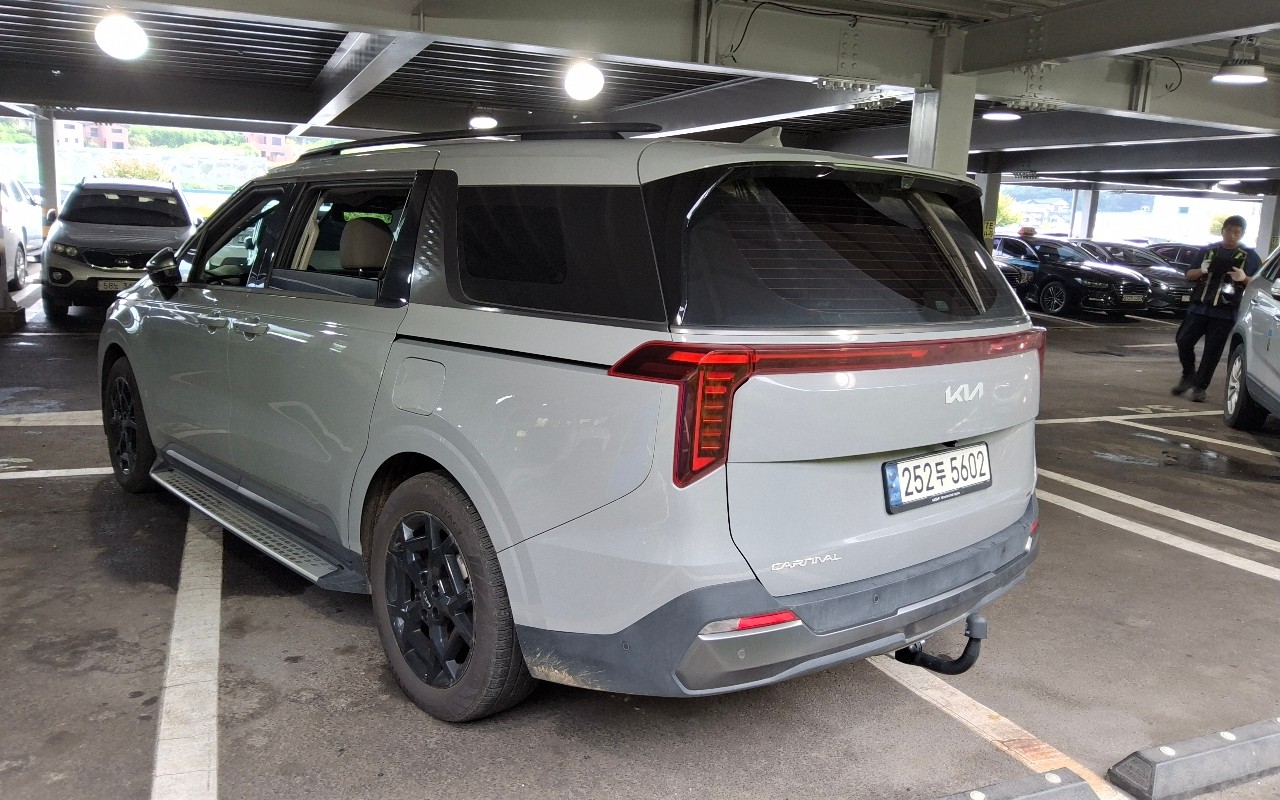 2024 - kia carnival