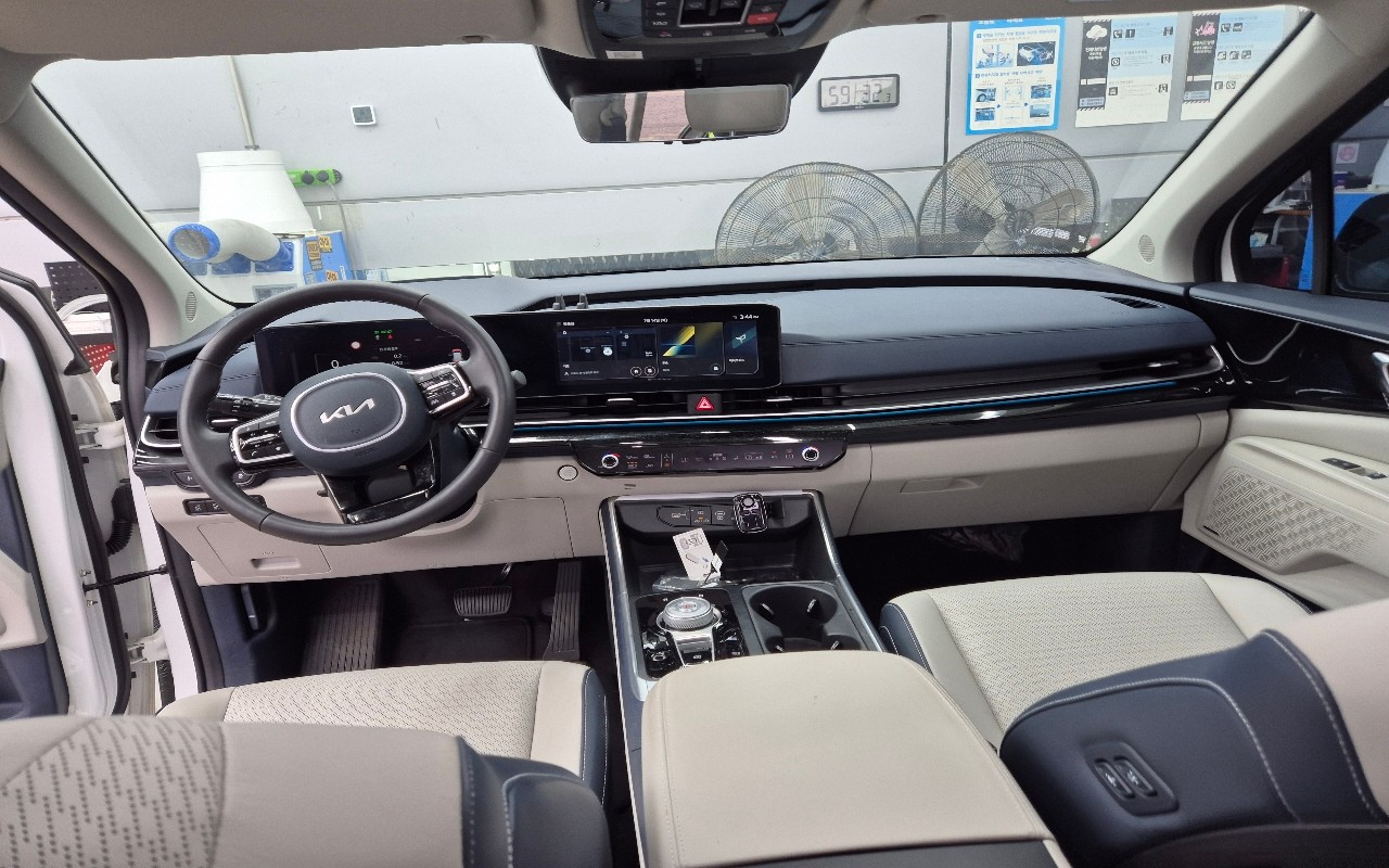 2025 - kia carnival