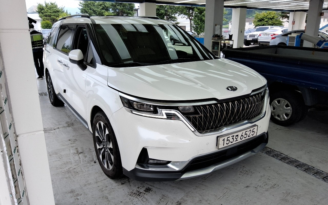 2021 - kia carnival