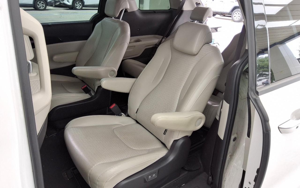 2021 - kia carnival