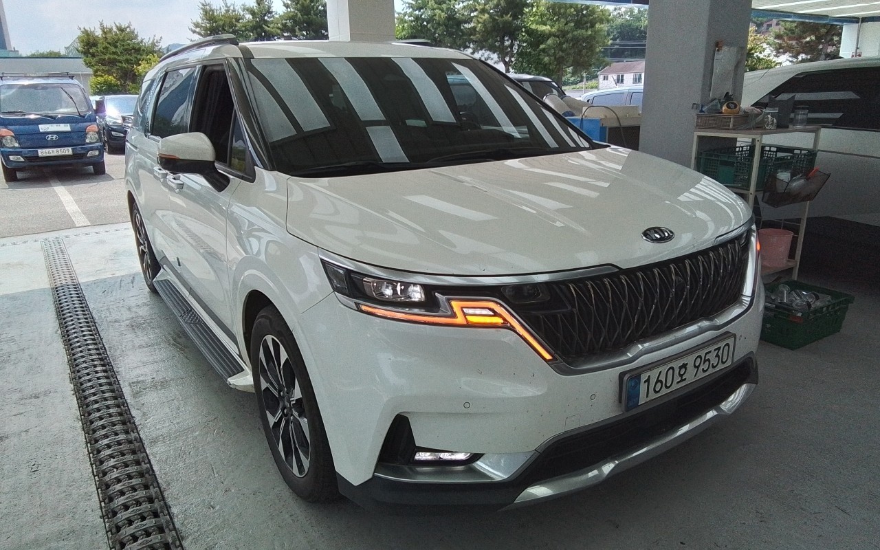 2021 - kia carnival