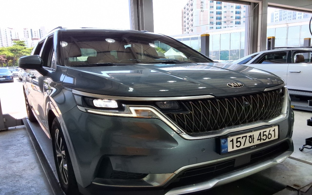2021 - kia carnival