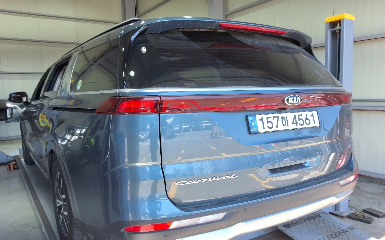 2021 - kia carnival