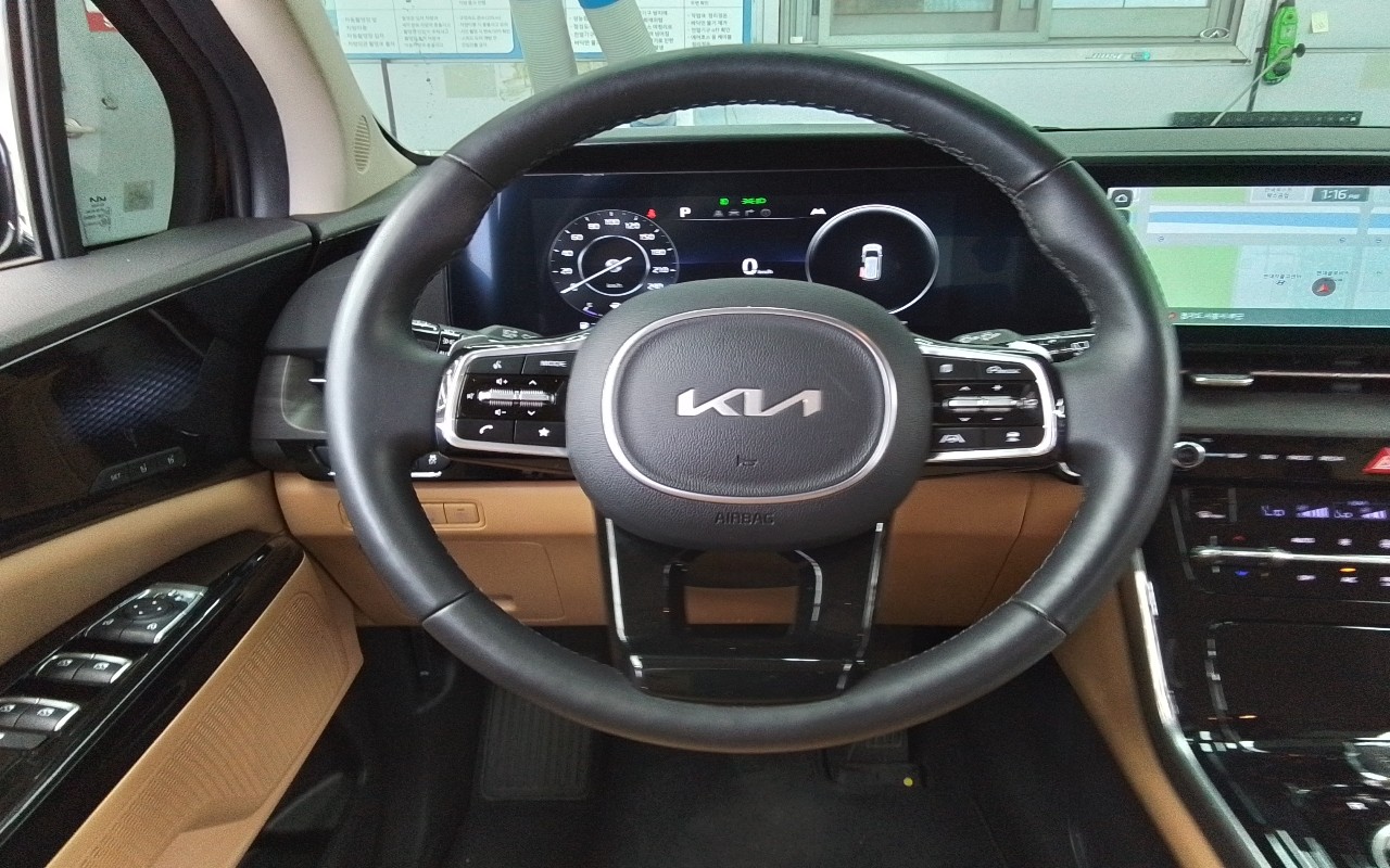 2023 - kia carnival
