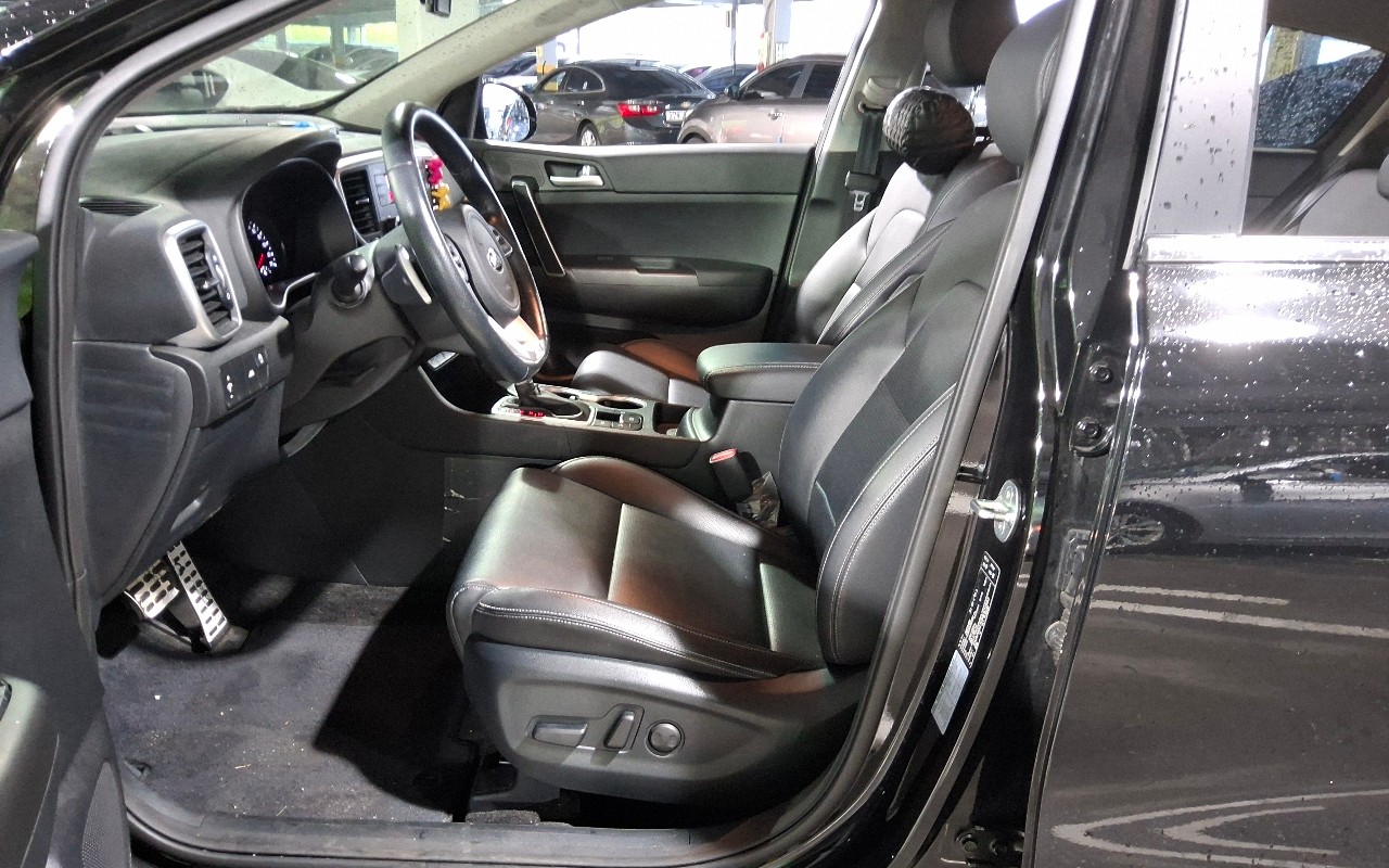2022 - kia sportage