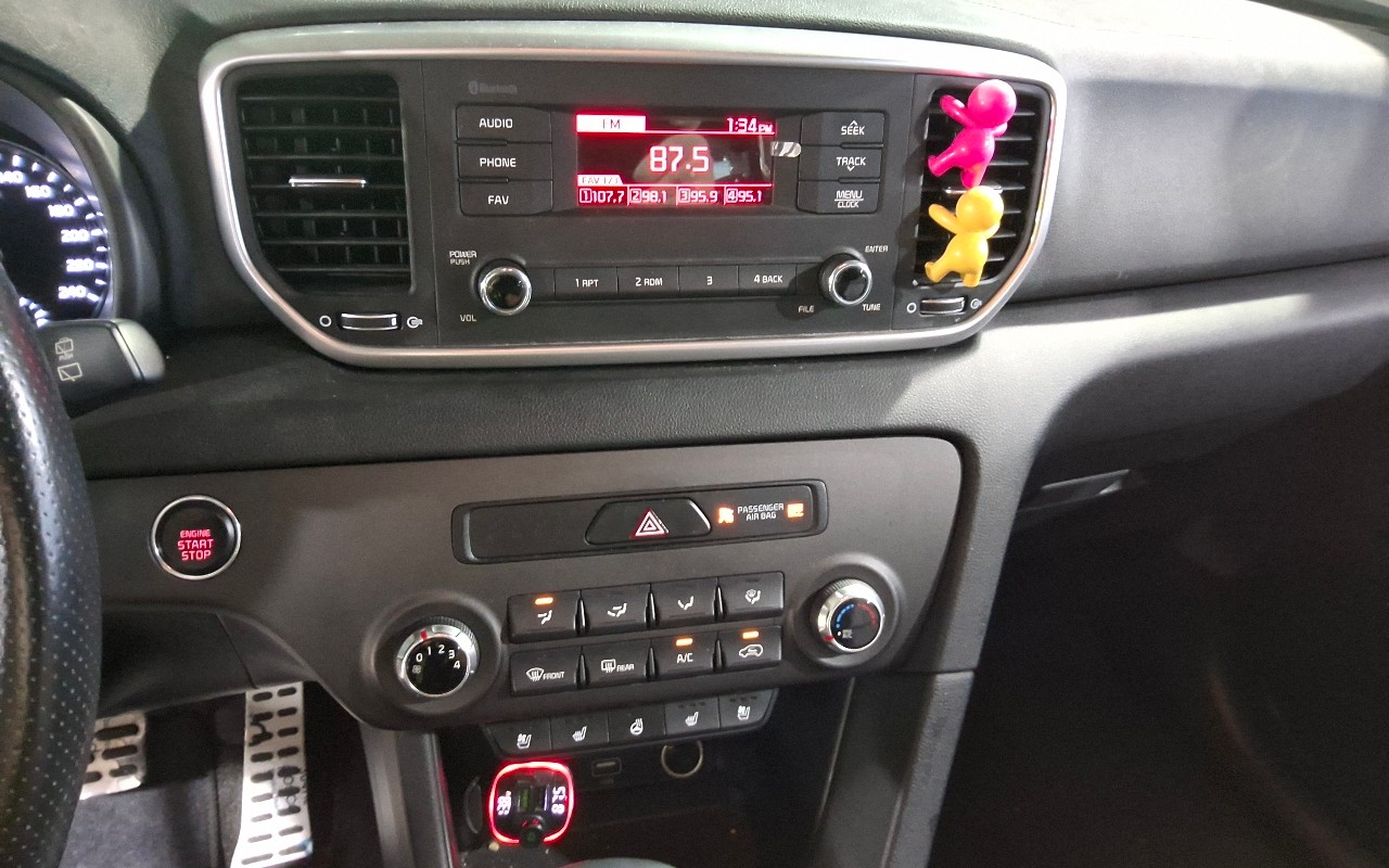 2022 - kia sportage