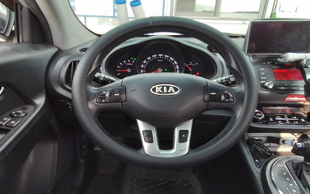 2011 - kia sportage