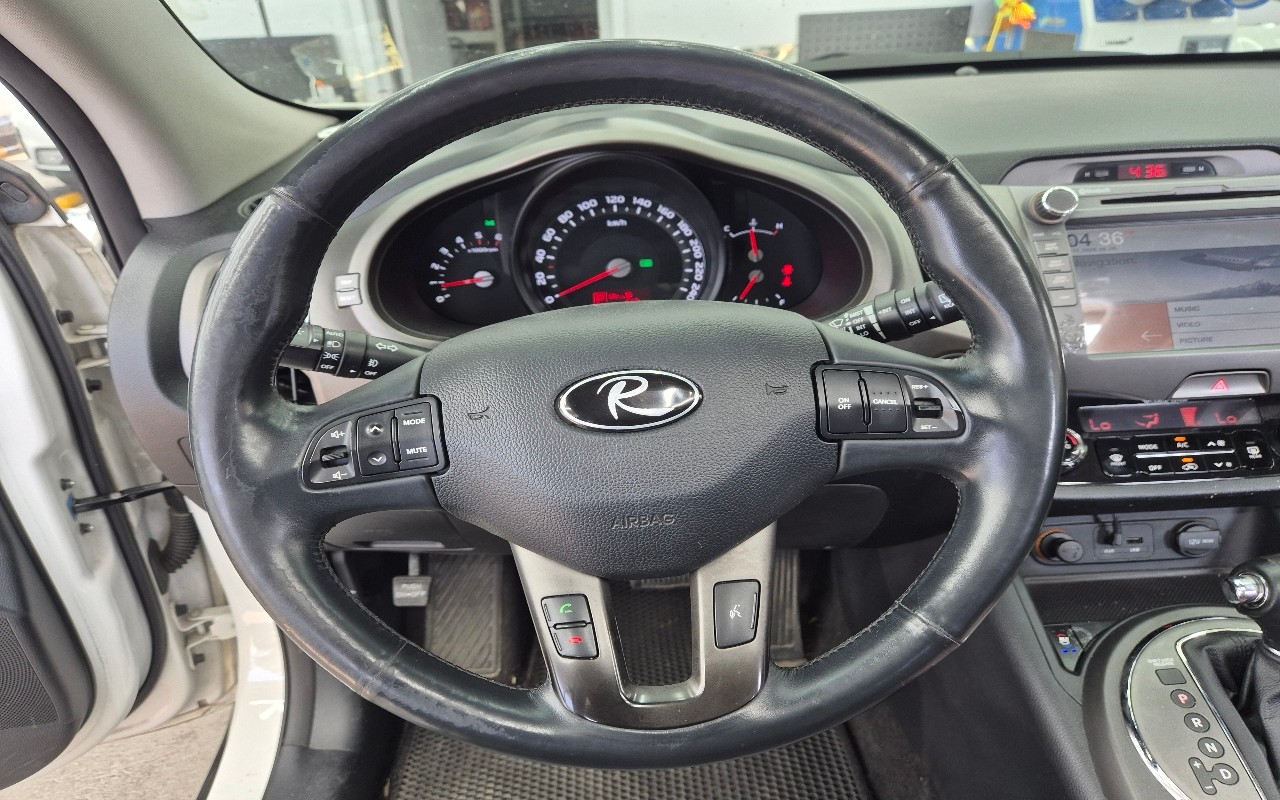 2014 - kia sportage r