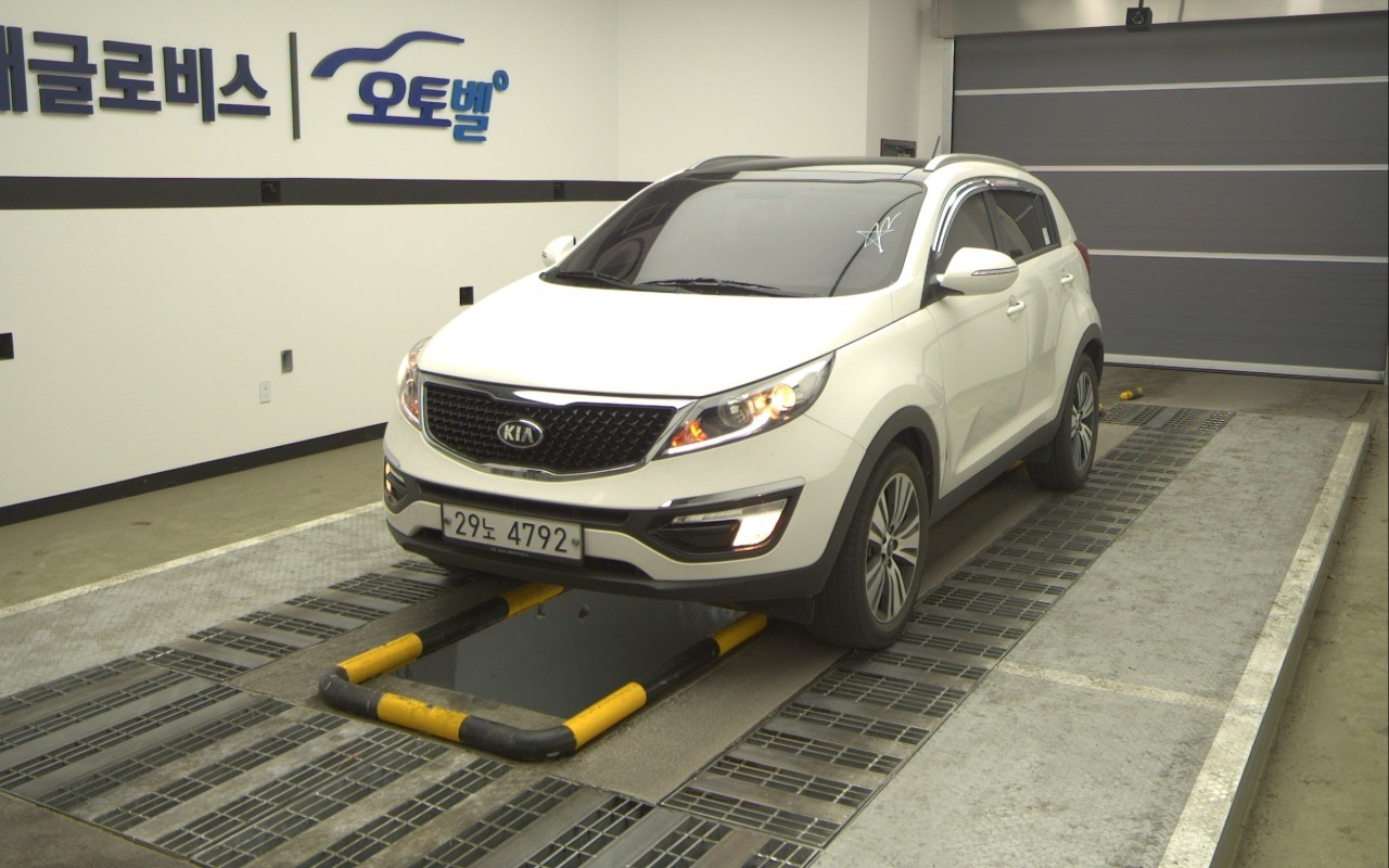 2014 - kia sportage r