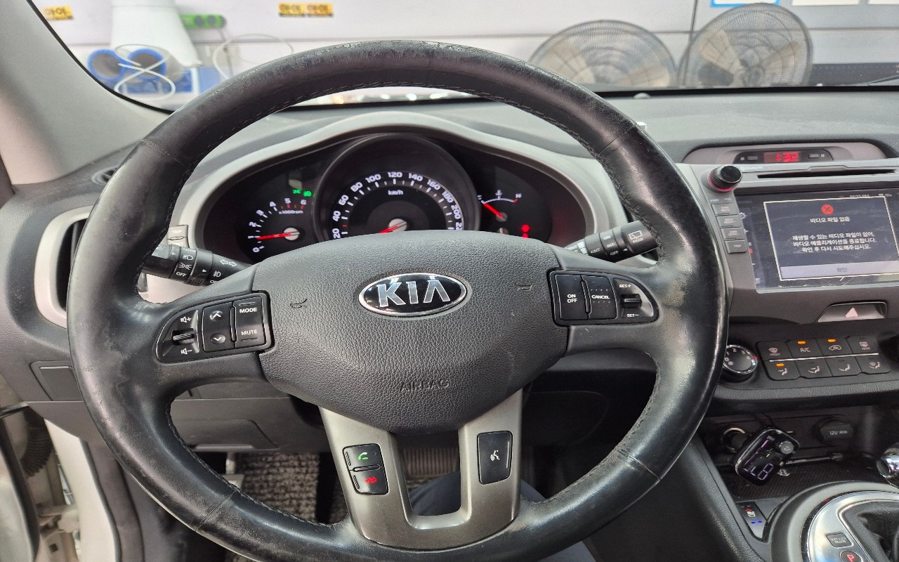 2016 - kia sportage r