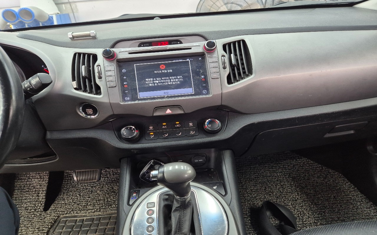 2016 - kia sportage r