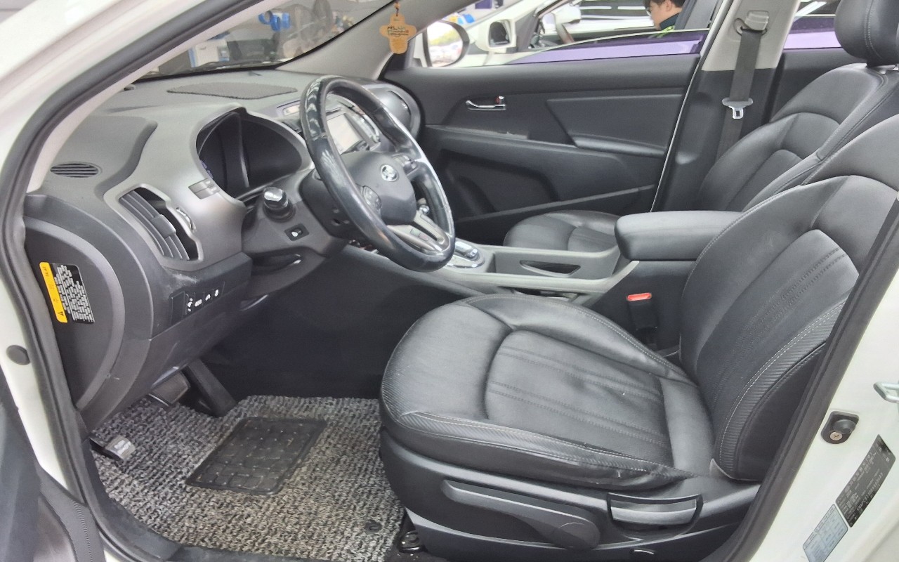 2014 - kia sportage r