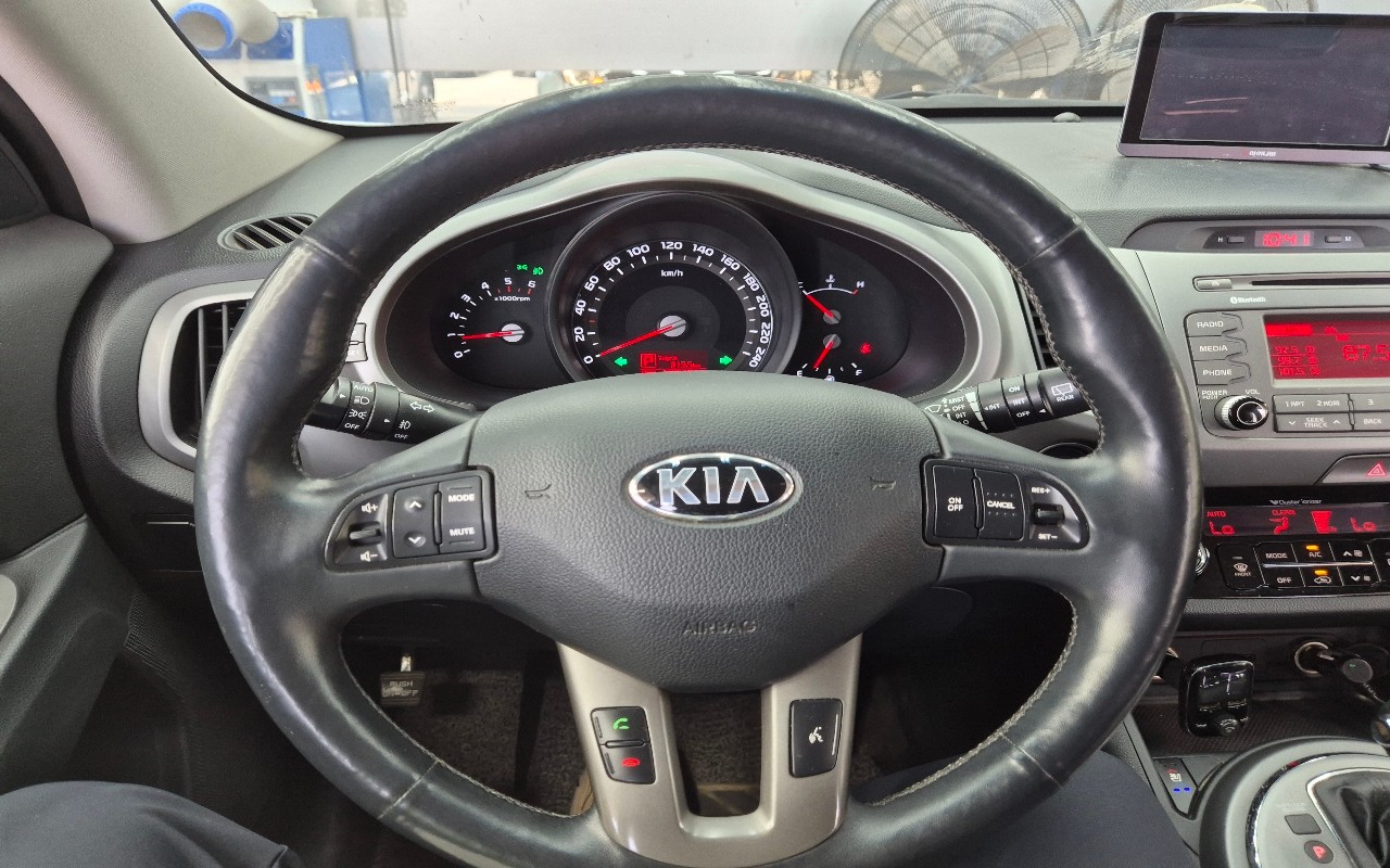 2014 - kia sportage r