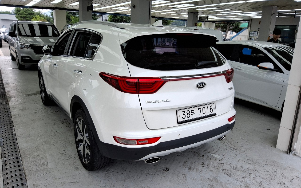 2016 - kia sportage