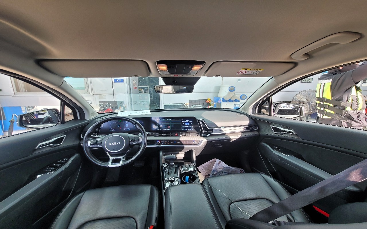 2022 - kia sportage