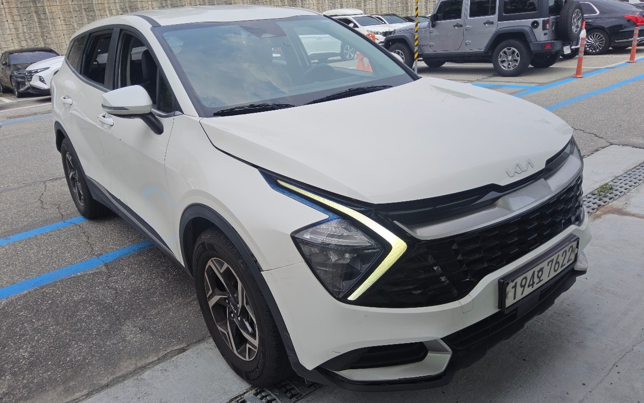 2022 - kia sportage