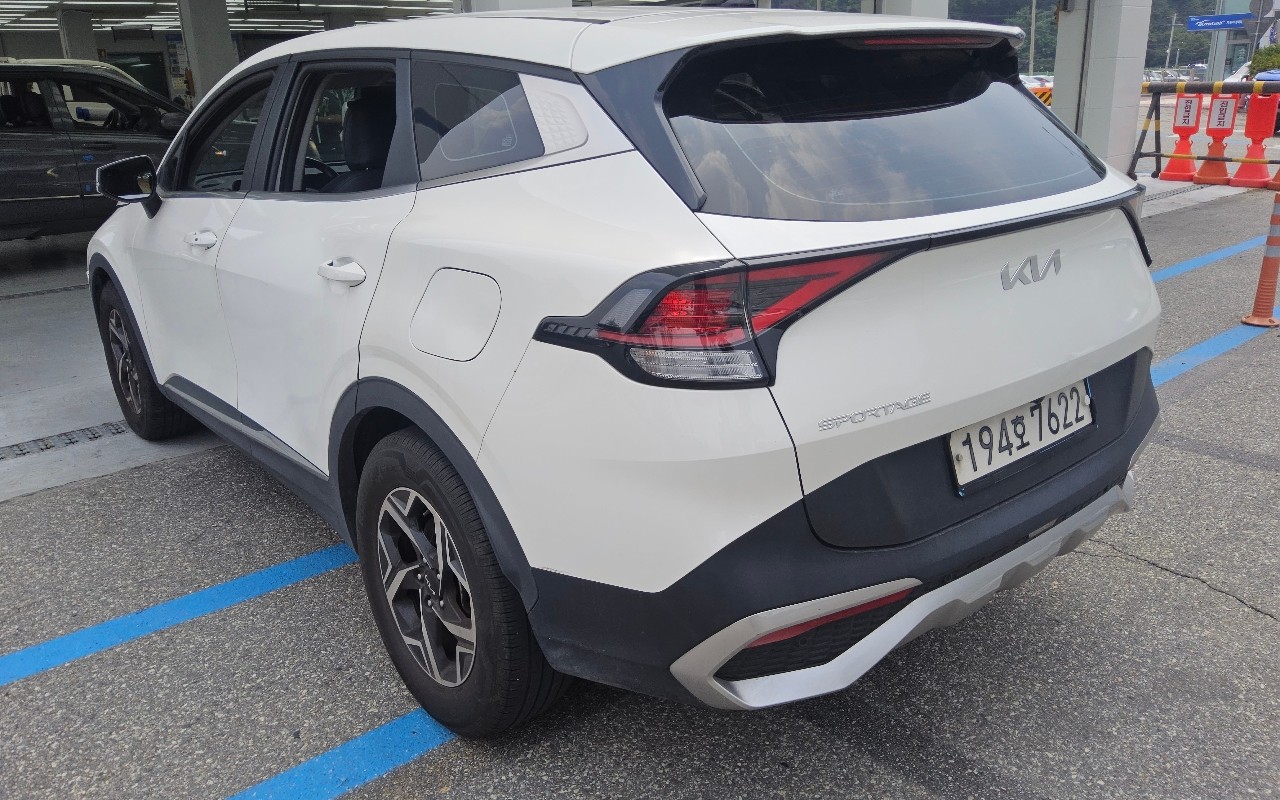 2022 - kia sportage