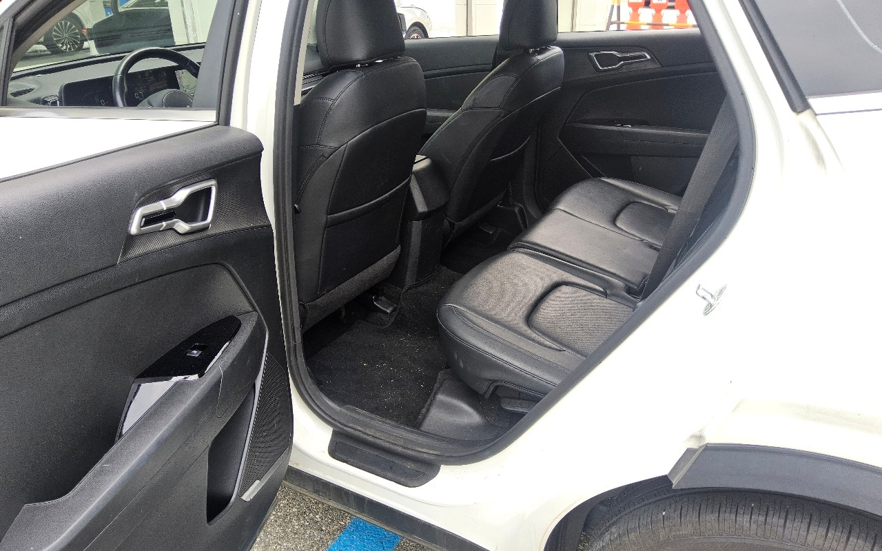 2022 - kia sportage