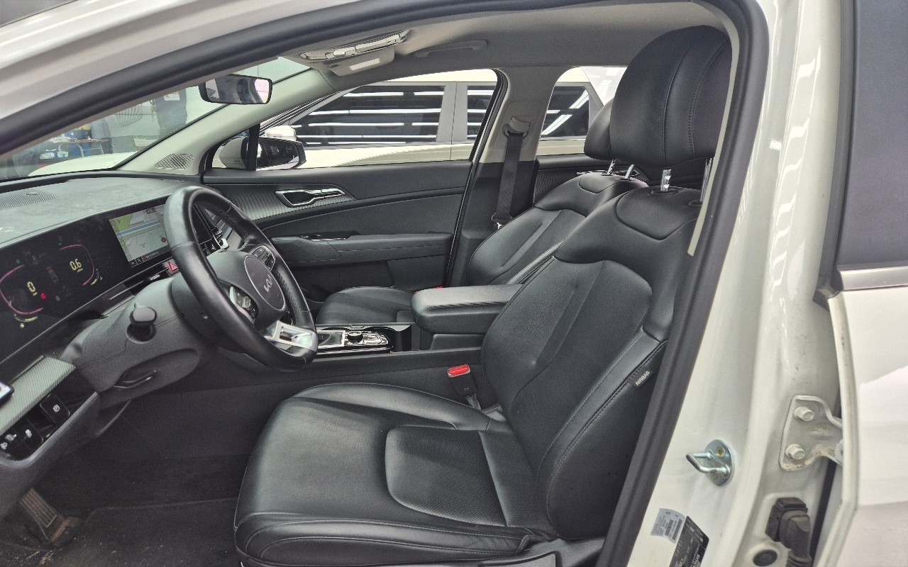 2022 - kia sportage