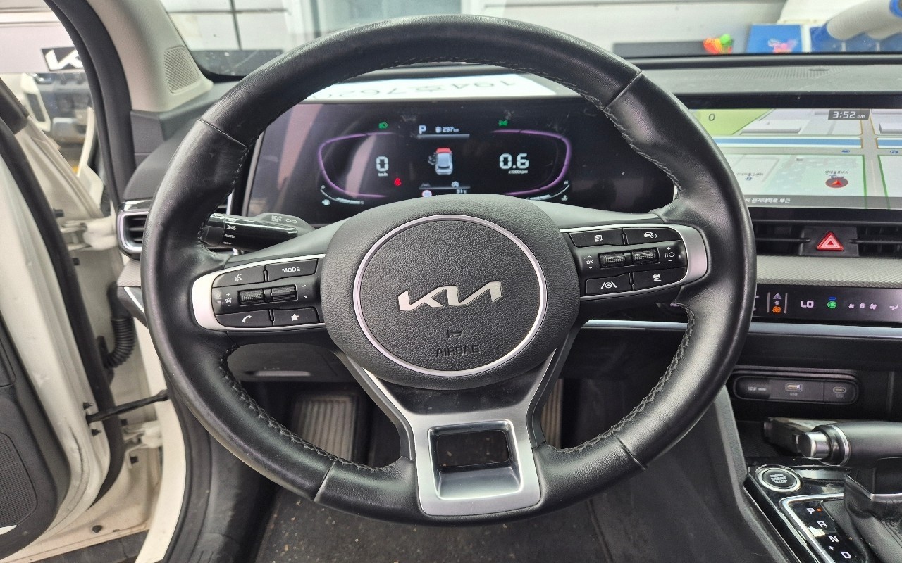 2022 - kia sportage
