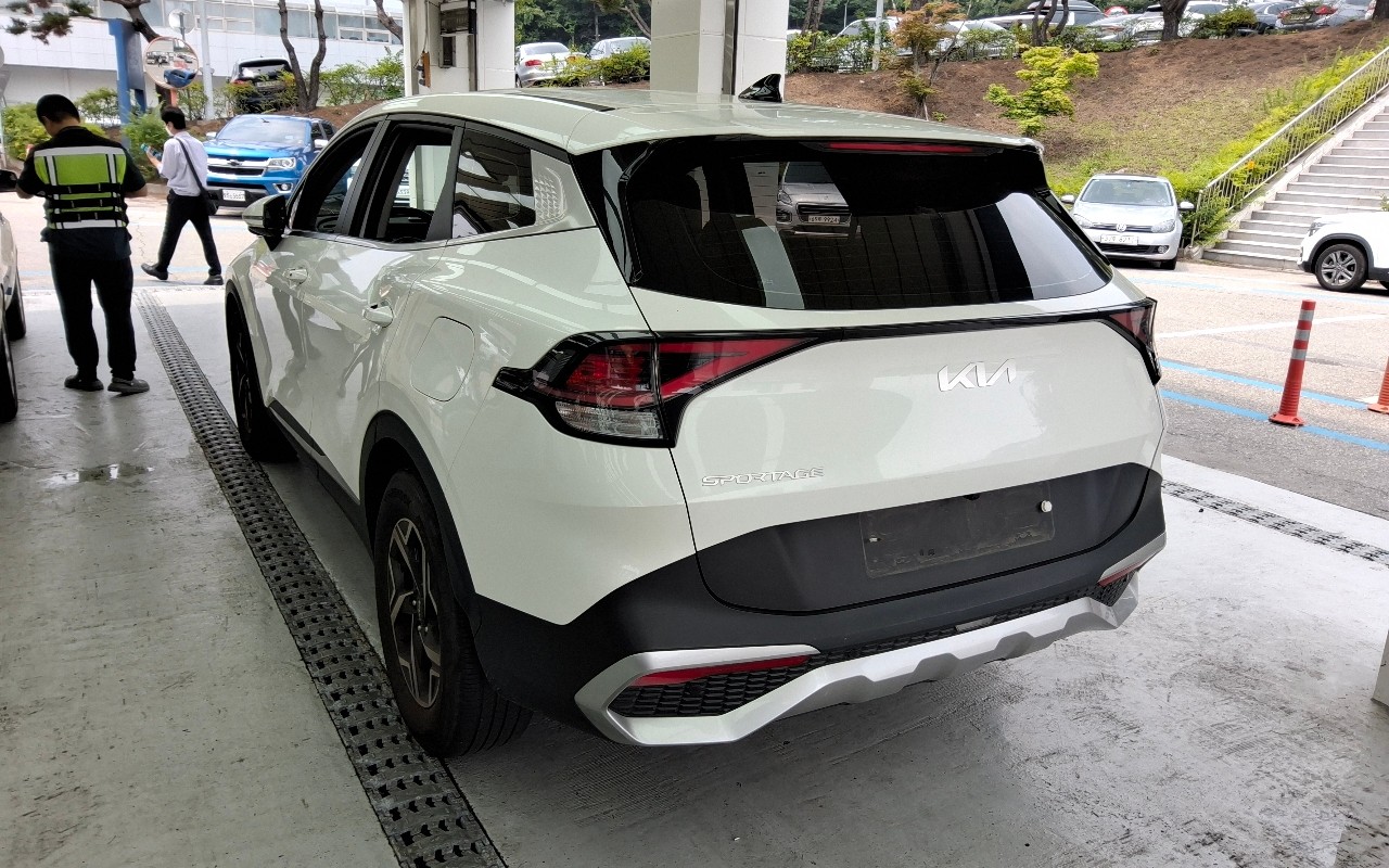 2022 - kia sportage