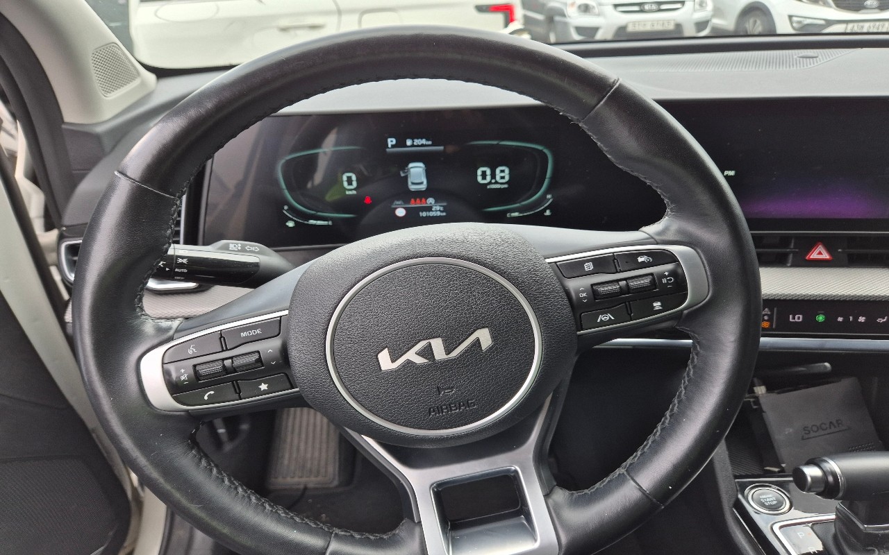 2022 - kia sportage