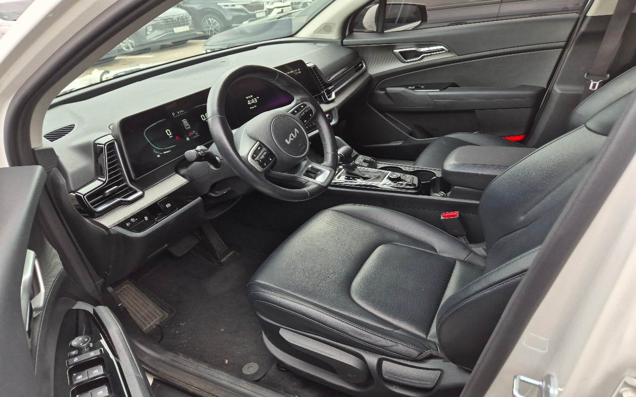 2022 - kia sportage
