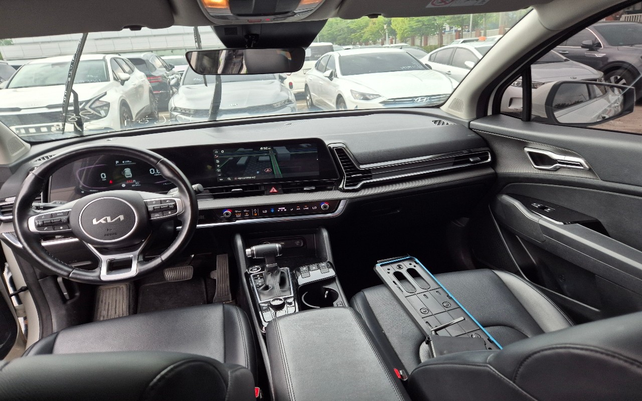 2023 - kia sportage