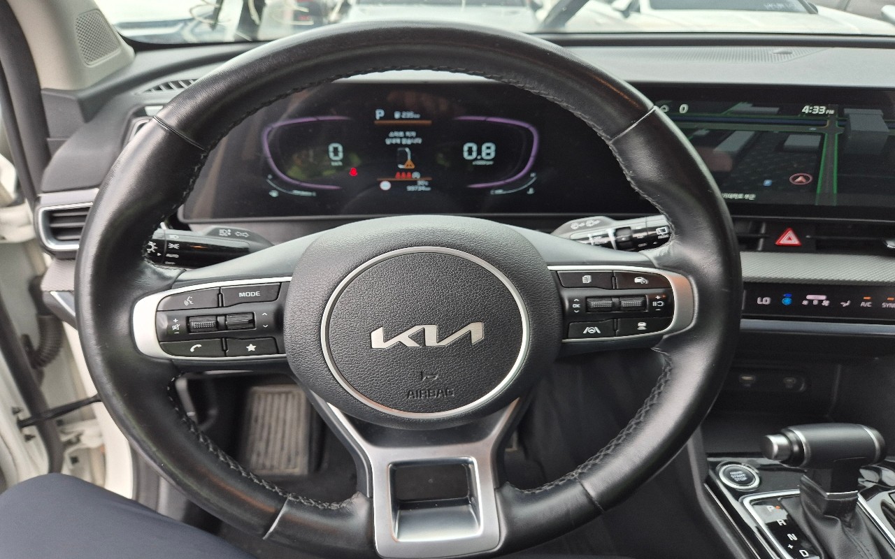 2023 - kia sportage