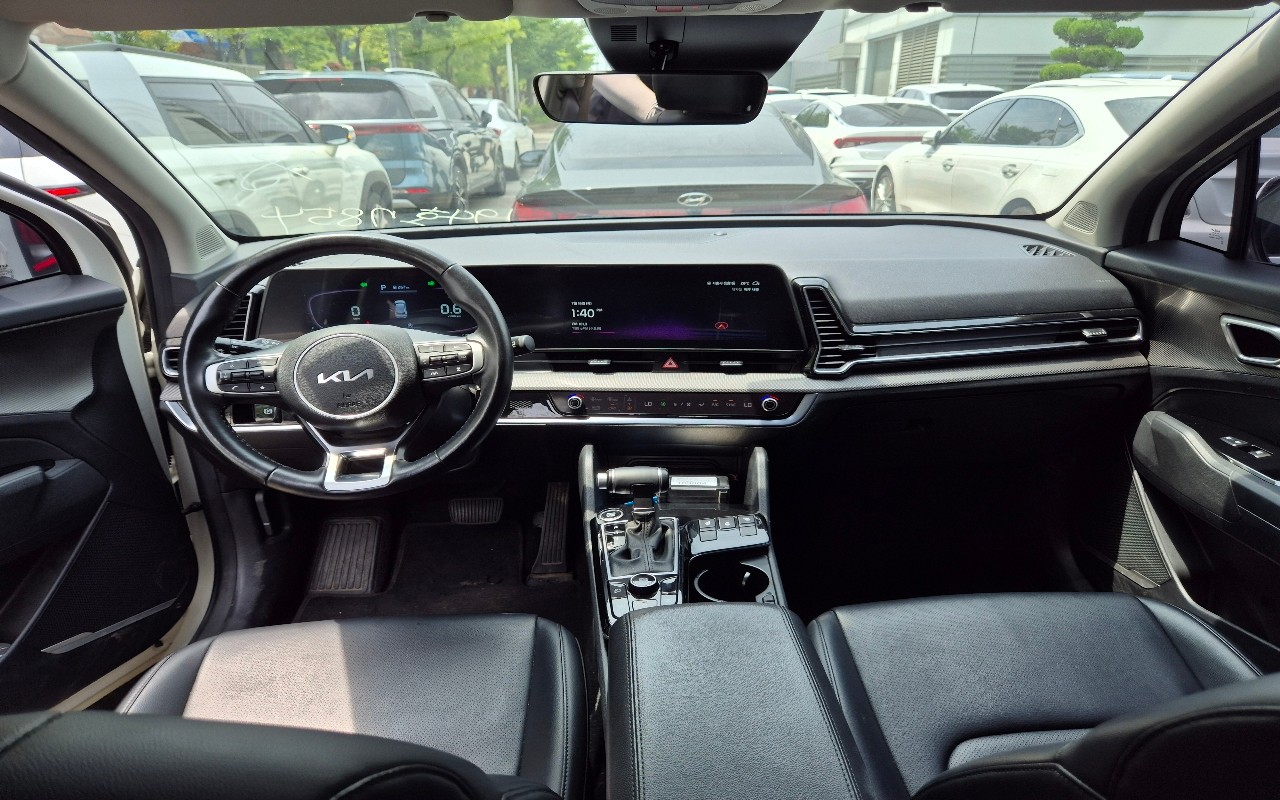 2023 - kia sportage