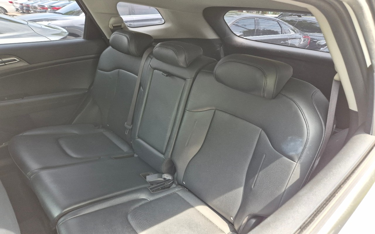 2023 - kia sportage
