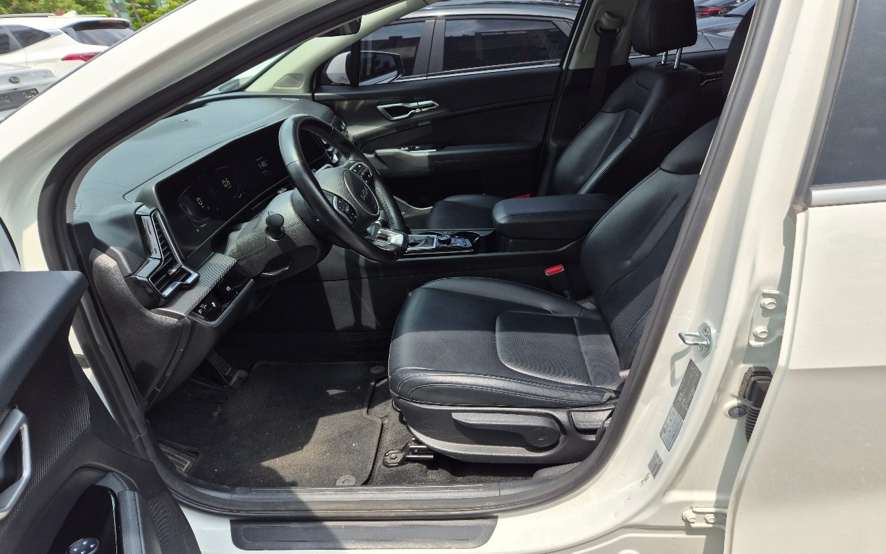 2023 - kia sportage