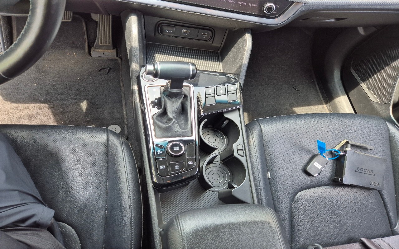 2023 - kia sportage