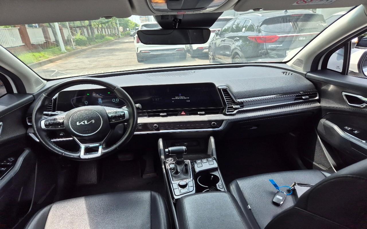 2023 - kia sportage