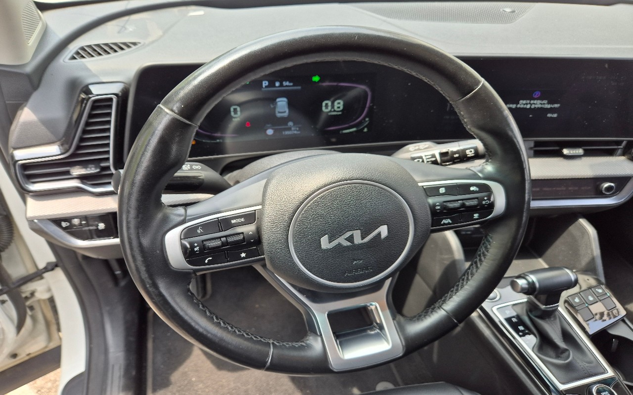 2023 - kia sportage