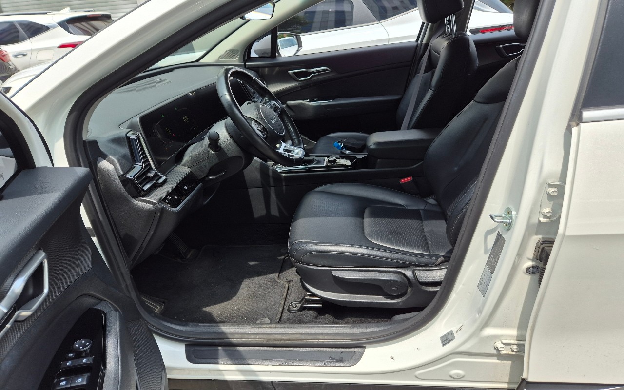 2023 - kia sportage