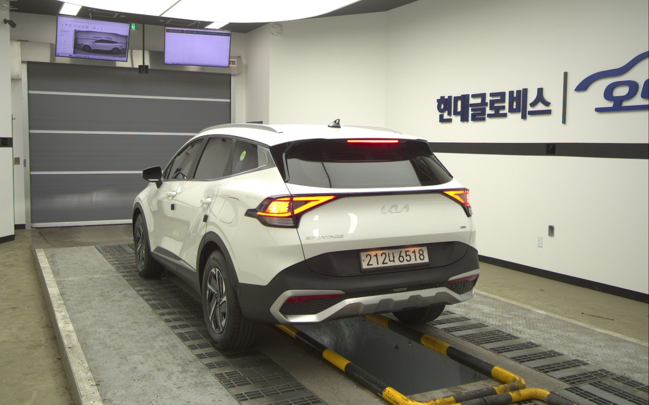 2023 - kia sportage