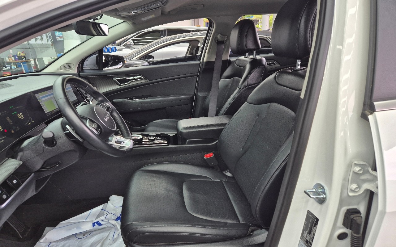 2023 - kia sportage